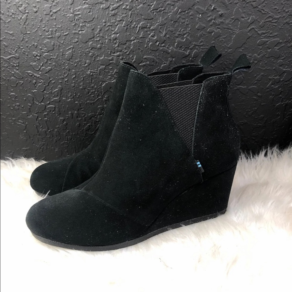 TOMS WEDGED BOOTIES SIZE 8.5